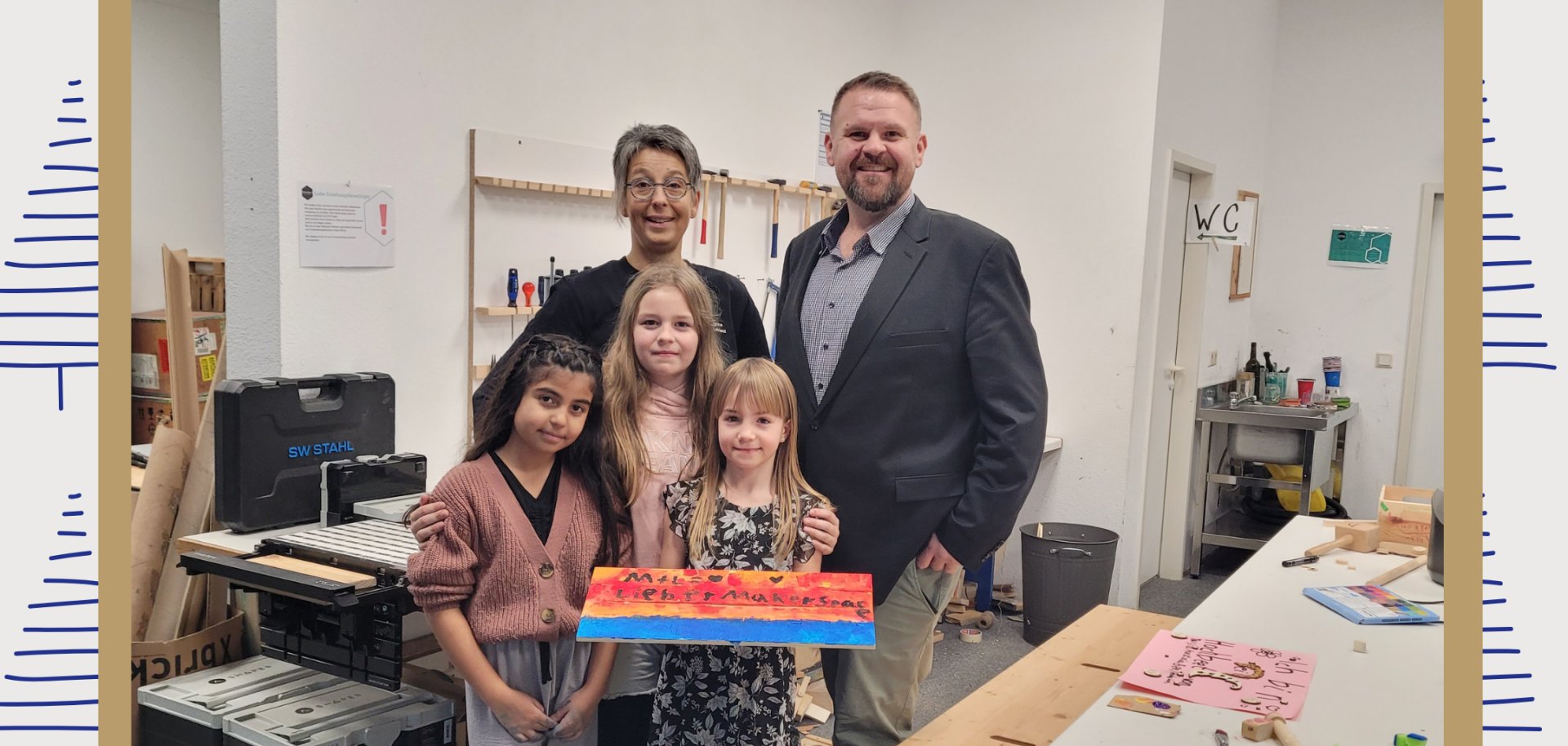 Beige Grün Schwarz Illustrativ Adventskalender Türchen Instagram Post - 7 (2)