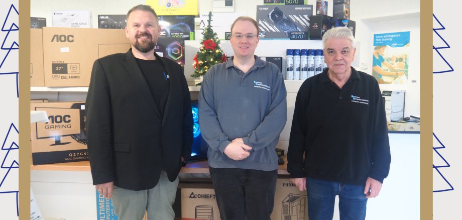 Beige Grün Schwarz Illustrativ Adventskalender Türchen Instagram Post - 16 (2) Beige Grün Schwarz Illustrativ Adventskalender Türchen Instagram Post - 16 (2)