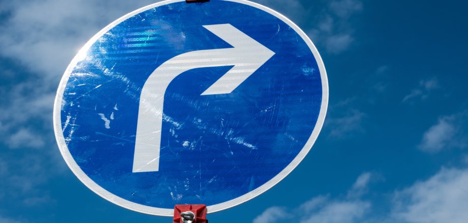 Weiß Schwarz Verspielt Einfach Informativ Geschäft Offen Schild Querformat A4 - 1 Weiß Schwarz Verspielt Einfach Informativ Geschäft Offen Schild Querformat A4 - 1